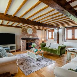 4 Bed in Heywood oc-t29040