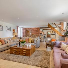 5 Bed in Lower Bodham oc-s29594, hotel a Bodham