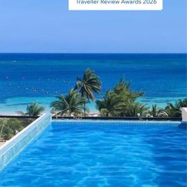Modern 1 bedroom suite by beach Great location!