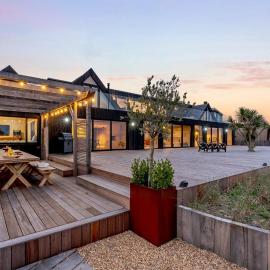 5 Bed in Bexhill-on-Sea oc-c32704