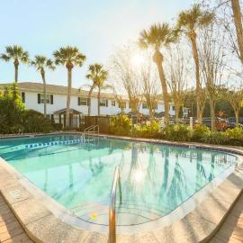 NEW Tan Lines Club Pool Relax 10 min Beach