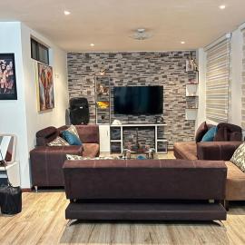 Family home with two bedrooms, hotel di Riobamba