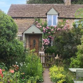 Folly Cottage، فندق في Avening
