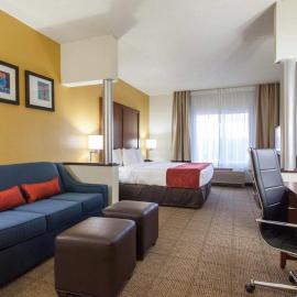 Comfort Suites Tulsa Central, hotel in Tulsa