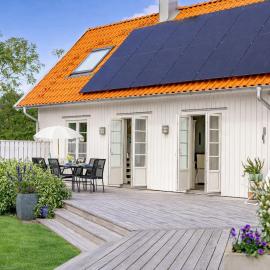 Vacation Dream with Sea View, Sauna, Patio & BBQ, hotel v destinácii Glommen