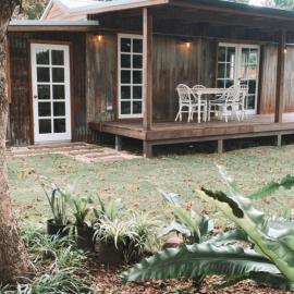 Luxe Country Cabin - The Ateliers Cottage, hotel en Gladstone