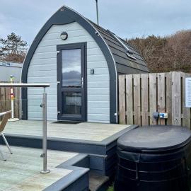 The Midi Pod, hotel in Aberystwyth
