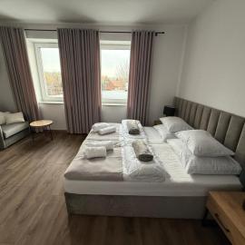 Hostel Granat, hotel in Czekanów