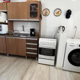 Apartamento completo, 2 quartos, com garagem, lava e seca, churrasqueira e parquinho!، فندق في Vacaria