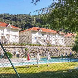 Chalet adosado con piscina en el Valle de Asón LA TUDANCA, hotel u gradu 'Arredondo'