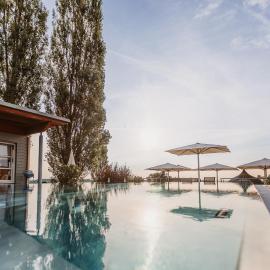 Tschermonegg "Wohnen beim Wein" – hotel w mieście Sulz