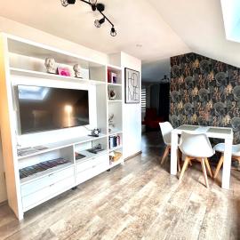 Gemütliche Dachgeschosswohnung zur Alleinnutzung mit kl Küche & Bad