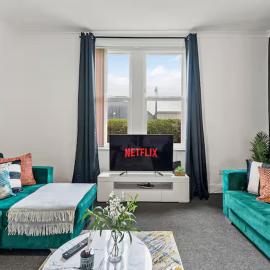 Perfect Booking 4 Bed Home in Sheffield, hotel en Elland