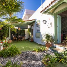 Home2Book Charming Garden House & BBQ