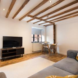 Spacious 1 Bedroom Flats by Banbury High Street, hotel in Banbury
