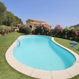 Il Frutto del Fico d'India house, quiet place between beach and countryside, Tiriddò Porto Istana , shared swimming pool ,only for guests, hotel in Porto San Paolo