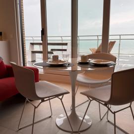 Secret Stay, Wellness Penthouse studio, Privacy, Seaview, Terras, Sauna, Hotel in Koksijde