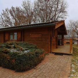 Holzhaus direkt am See, hotel v destinaci Priepert