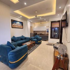 Projector Couple Friendly 1bhk Aashiyana