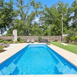 Resort Feel Home, Private Pool,Spa,Hammocks Beach,OWA,Wharf-15min, 5 Bedrooms, hotel en Foley