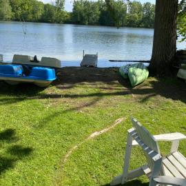 Hanson Family Lake House, hotel in Angola