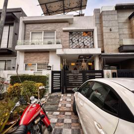 Modern 3 Bedroom Entire Home in DHA Phase 6 Near Raya