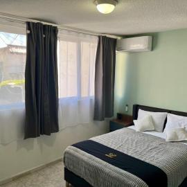 6 VENATOR House Boutique