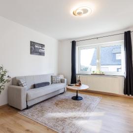 Ruhiges Business Apartment mit Balkon & Parkplatz - AMA Home AMALI