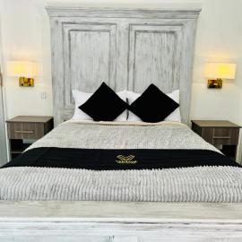 12 VENATOR House Boutique