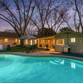 Poker Paradise and Pool Cabana, hotel din Austin