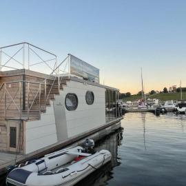 Apartment Hausboot mit Sauna by Interhome