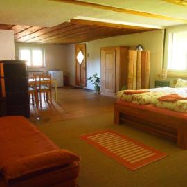 Apartment Hübsche 2-Zimmer-Wohnung in umgebauten Bauernhau by Interhome, hotel en Bévilard