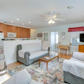 Unbeatable Downtown Location! Bar Harbor Apt, hotel in Bar Harbor