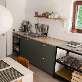 Cozy wabi-sabi retreat w bikes by the river