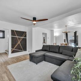 Viesnīca Modern Stylish Urban Haven 4 Bedroom 2 Bath - Dog Friendly pilsētā Akrona