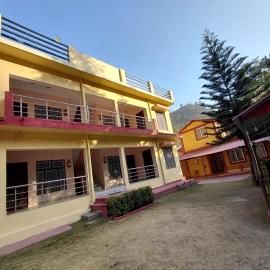 Hanumanti River View Resort, hotel u gradu 'Dogadda'