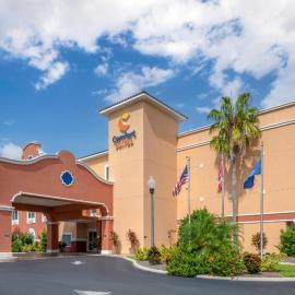 Comfort Suites Lady Lake - The Villages, hotel u gradu 'The Villages'