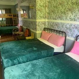 THE OASIS RESORT CondoBimbo 1-Big Room, Balcony, kitchen, Pool, Wifi, Videoke, hotel en San Fernando