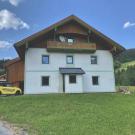 Apartment Unterkoeck, hotel di Russbach am Pass Gschütt