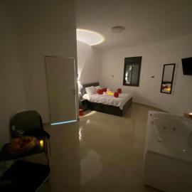 נופש אל רייף, hotel a Ein Kinya