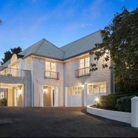Kowhai Apartment-Ground Floor, hotel in Pukekohe East
