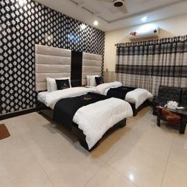 Glorious Guest House & Hotel, hotel in Multan