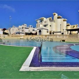 Bonito apartamento con piscina cerca de la playa – hotel w mieście La Mata
