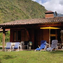 Casa nella pineta, a due passi dal lago