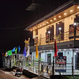 Hotel Eleven Guest House & Restaurant, ξενοδοχείο σε Chaubattia