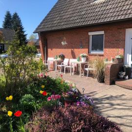 Gemütliches Inselnest mit großer Terrasse nahe Nordsee& Hafen, khách sạn ở Tönning