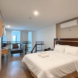 Duplex com Banheira no Centro de Campo Grande