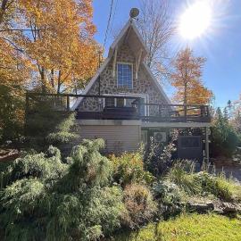 Chalet Spa - La Détente au Mont-Comi, hotel v destinaci Saint-Gabriel