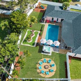 Luxury 5BR Retreat, Pool, Spa, Mini Golf, Game RM, hotel in Bradenton