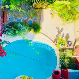 Charming House with Pool, 5 Min to the Beach